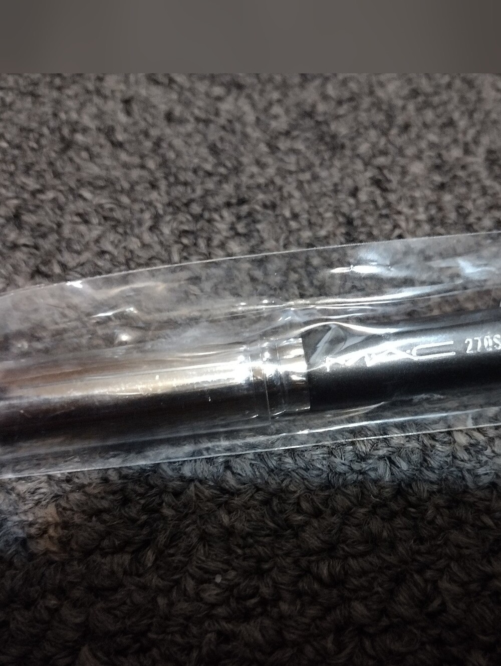 MAC Makeup Brush 270S Synthetic Mini Rounded Slant Brush